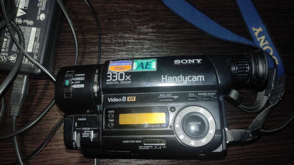 Видеокамера Sony Handycam CCD-TR425E (Video8) (под ремонт)