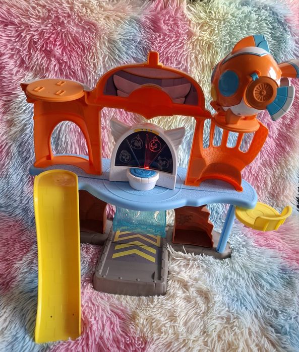 Top Wing Ptasia Akademia Baza interaktywna pojazd figurka( zjeżdz