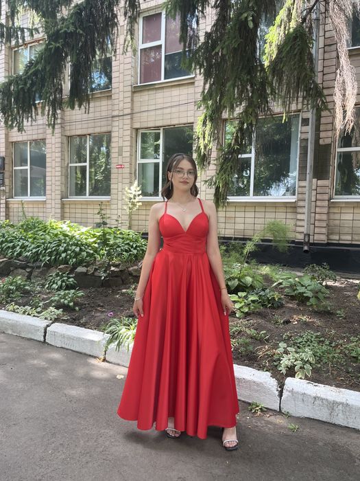 Випускна сукня