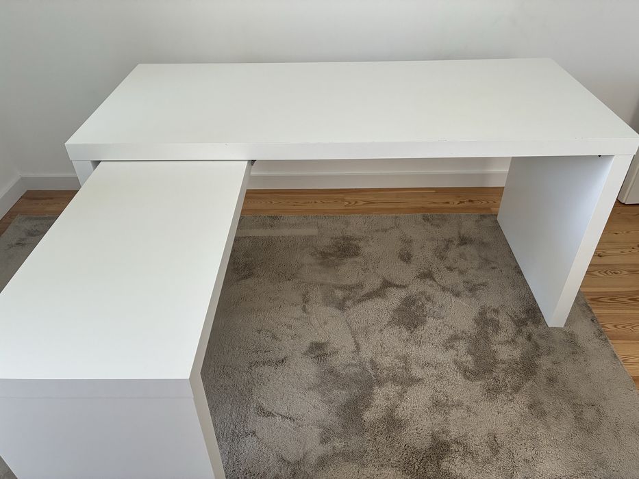 MALM Secretária com painel extraível branco Ikea