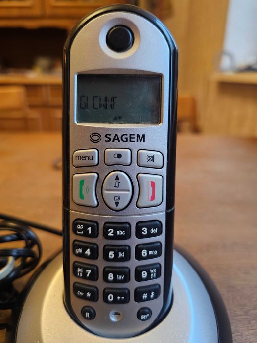 Telefon bezprzewodowy SAGEM D18 - baza, słuchawka, zasilacz