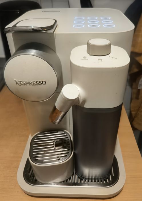 Ekspres kapsułkowy Nespresso Gran latissima