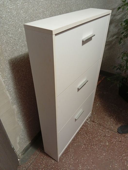 Biała szafka na buty