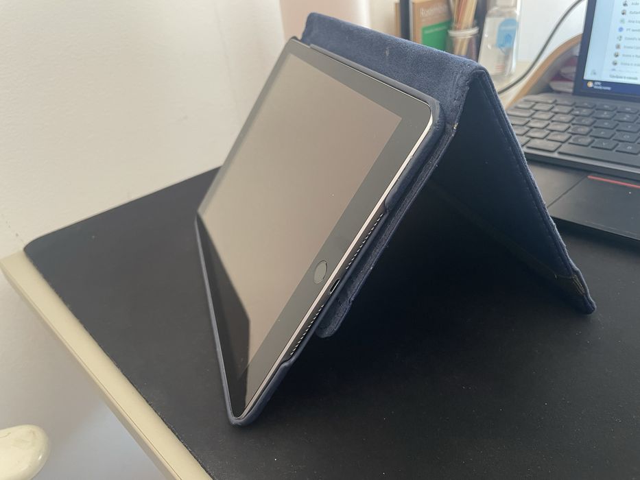 Apple iPad 6 - 32GB + Capa