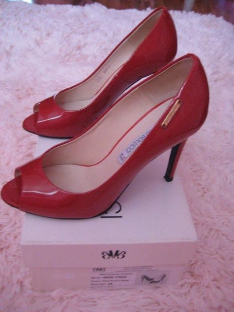 Sprzedam śliczne czerwone szpilki rozmiar 38 Mario Bolucci jak nowe