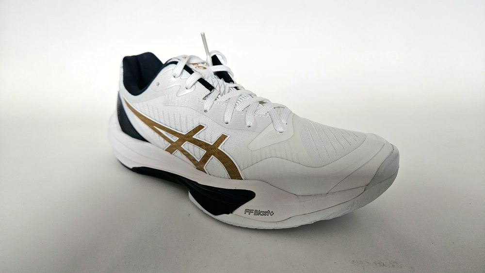 Promocja!!! Buty halowe Damskie.  Asics.  Rozmiar  39.5