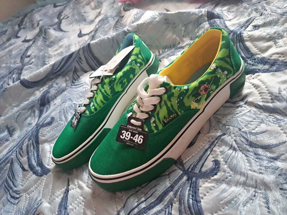 Яскраві кеди 43 рр