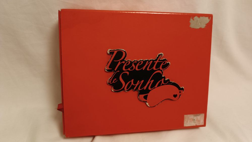 Venda vermelha. "Dorme Comigo". Dia dos Namorados