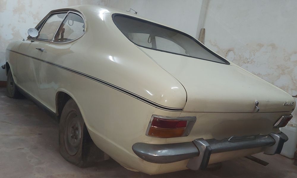 Carro clássico - Opel Kadett LS - B - Coupé F de 1972