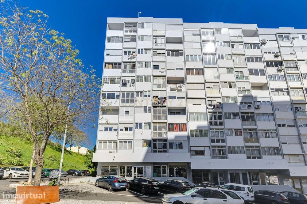Apartamento T2 em Alfornelos com Vista Desafogada — Encosta do Sol, Lisboa