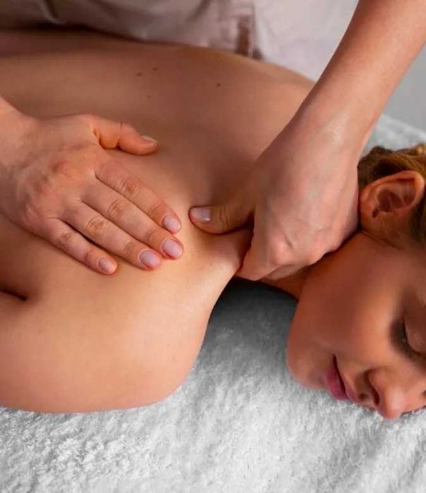 Massagista masoterapeuta profesional atendo mulher e homens