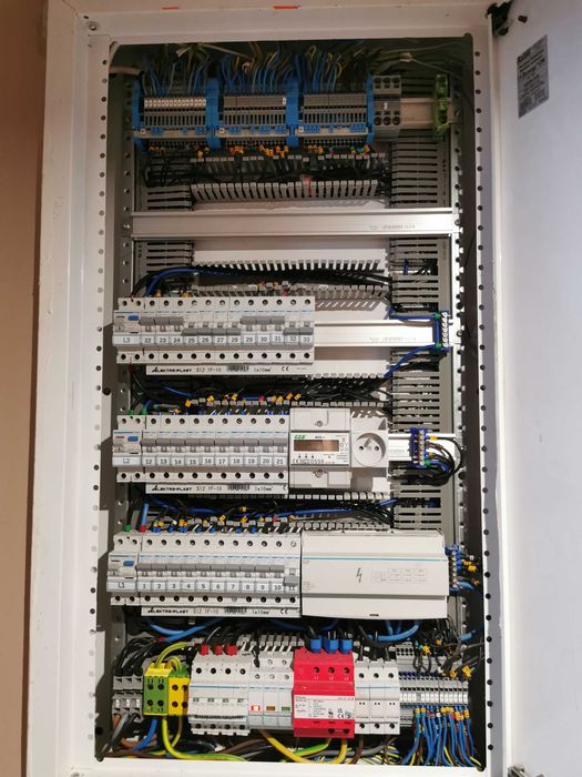 Usługi elektryczne, elektryk, instalacje nowe, smart, naprawa usterek