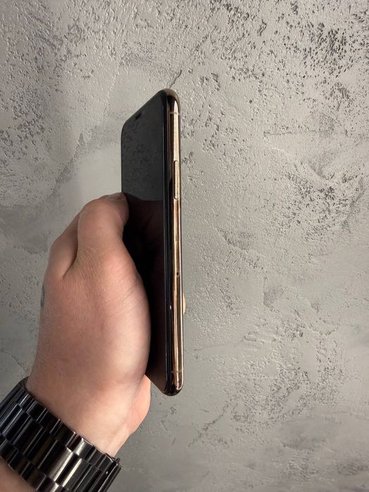 Продам iPhone 11 Pro 64 GB Gold
