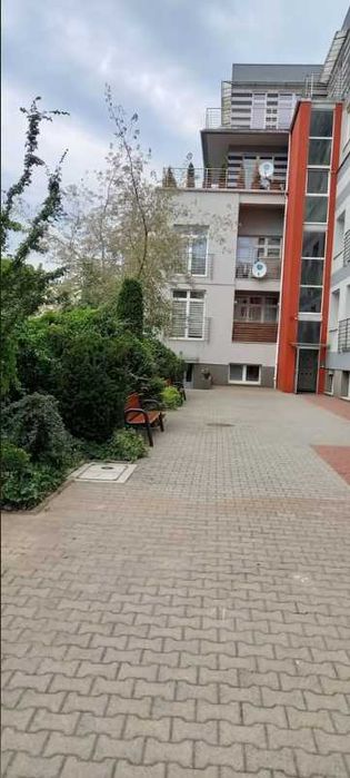 18 min. pieszo od MANUFAKTURY i pl. Wolnośći 2 pok. parking tramwaj UKR. ENG.