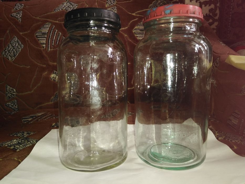 Банки  стеклянные с закручивающими крышками