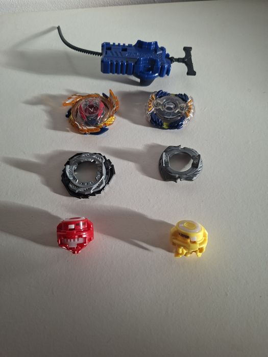 Beyblades com lançador