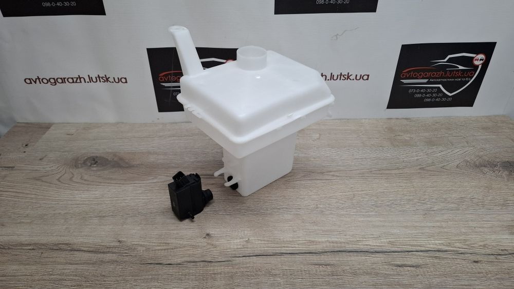 Бачок омивача Hyundai Getz насосик омивача Getz насос бачка Getz