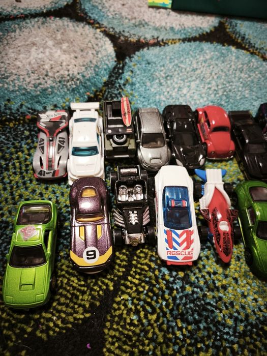 Машинки Hot Wheels