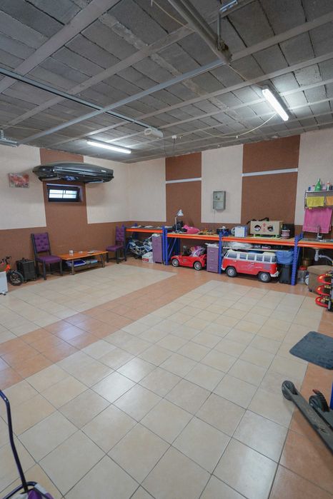 Продам будинок з хорошим ремонтом