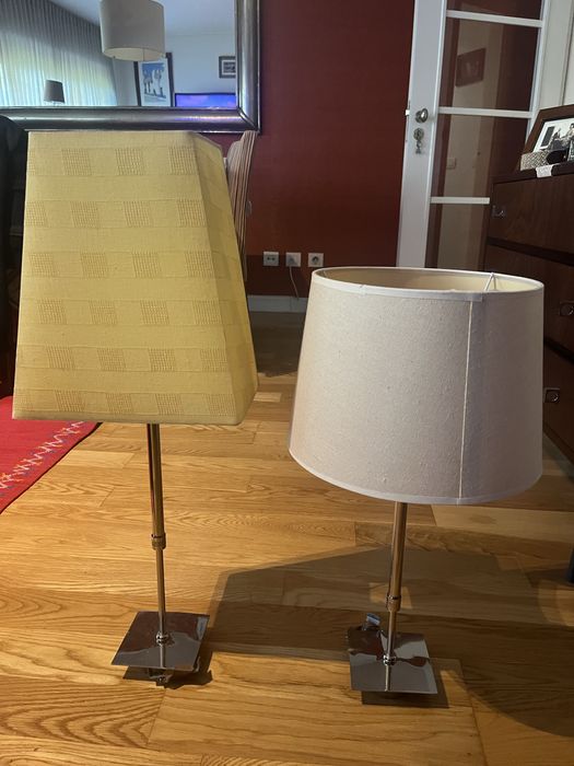 2 candeeiros extensíveis de mesa com abajures