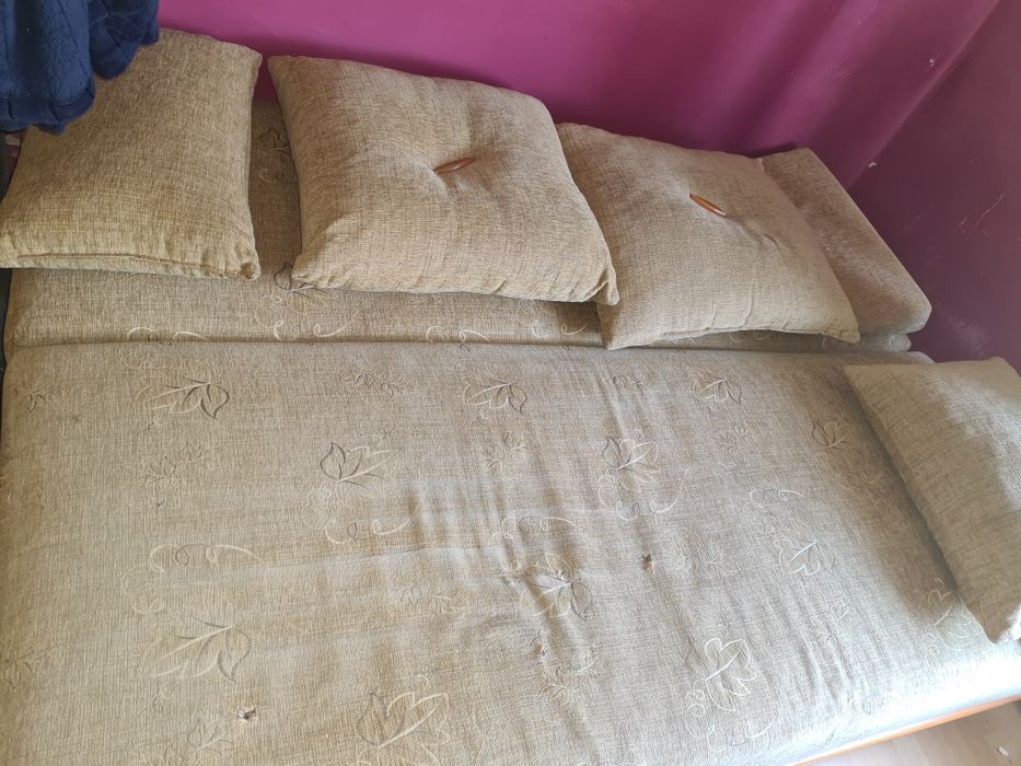 Za darmo sofa i 6 poduszek