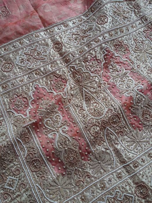 Вышитое бисером покрывало