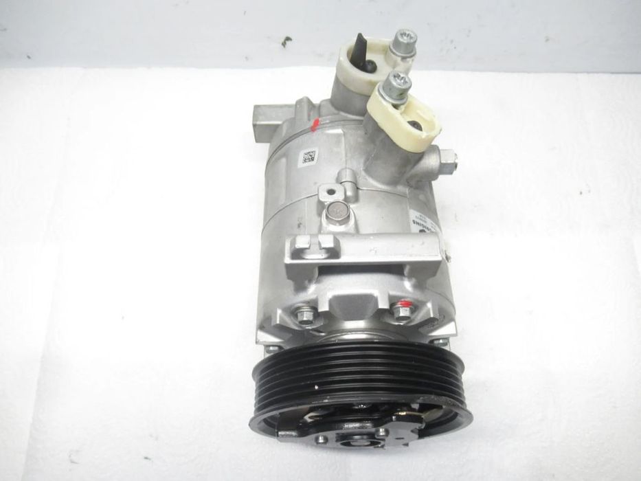 Kompresor klimatyzacji VW Audi Seat Skoda Renault Valeo 699357 1K0820803E