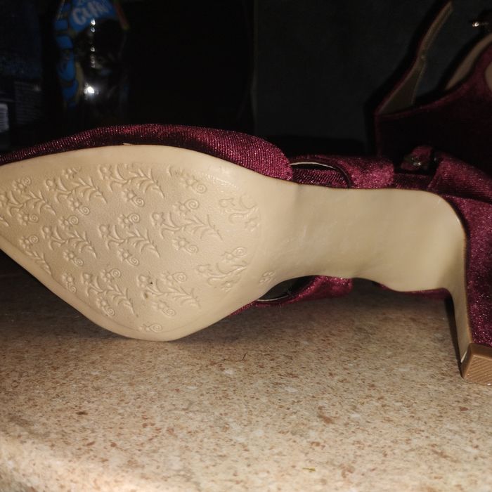 Buty na obcasie damskie