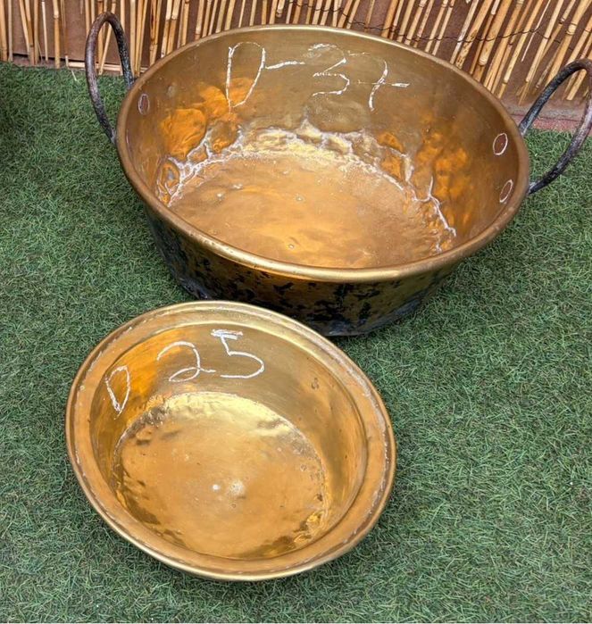 Tachos antigos em cobre martelado, antiguidades