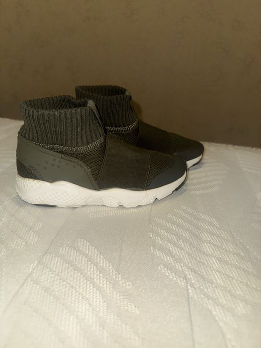 Летние Reserved весна-лето 28р кроссовки хаки