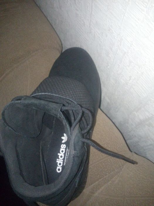 Красовки,, адидас,, замшевые, новые.