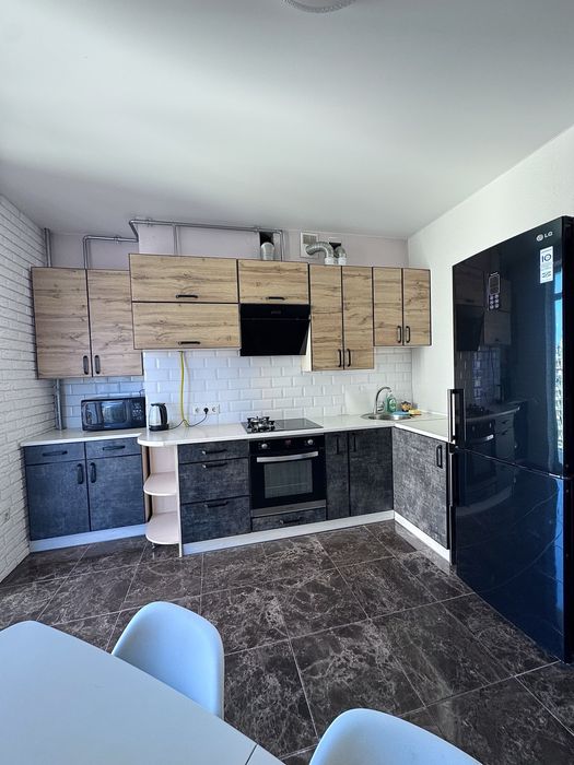 Видова квартира подобово, ЖК Річ Таун