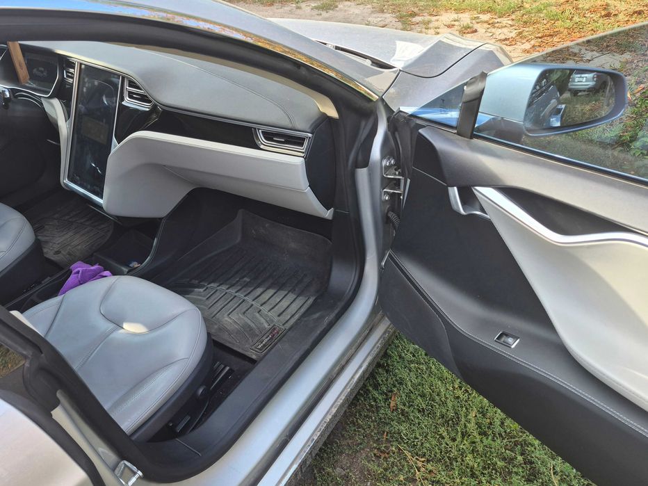 Tesla  Model  S 85