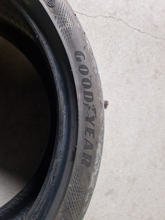 Sprzedam opony 19 cali w bardzo dobrym stanie