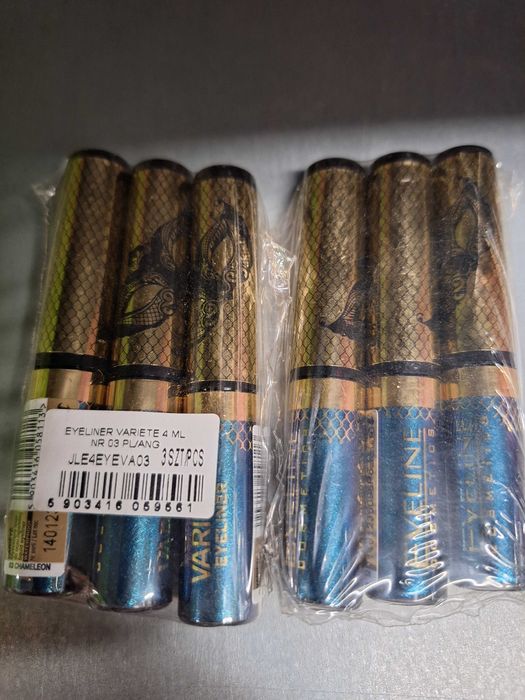 Eyliner Eveline kolor