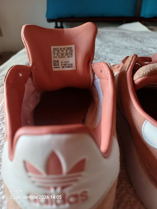Sapatos  ténis  marca adidas