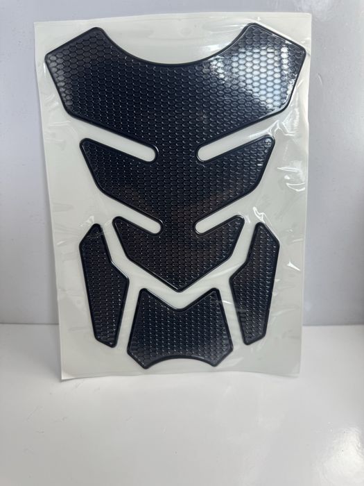 Крутая защитная наклейка на бак мотоцикла, отличного качкства