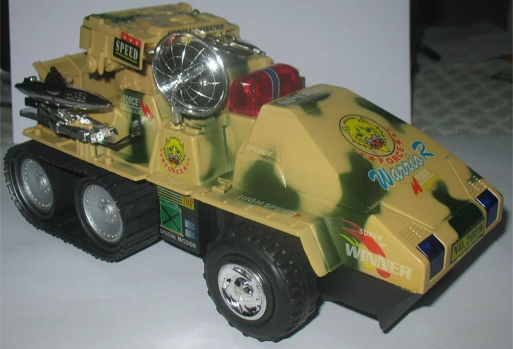 Armoured Car - On the Snow Field (similar a Snow Cat GI Joe)