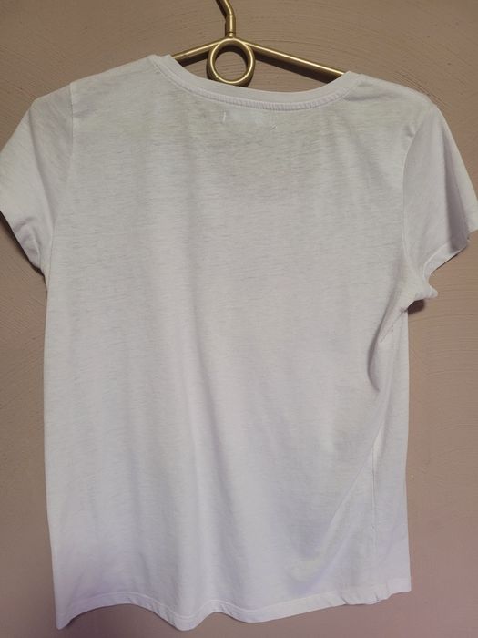 Koszulka T-shirt biala z czarnym wzorkiem kwiatowym