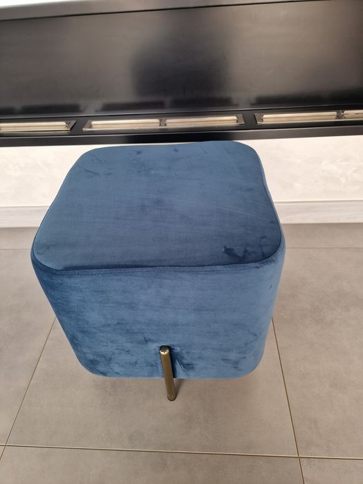 Pufa granatowa 42x42