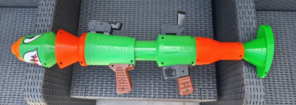 Nerf bazuca Fortnite