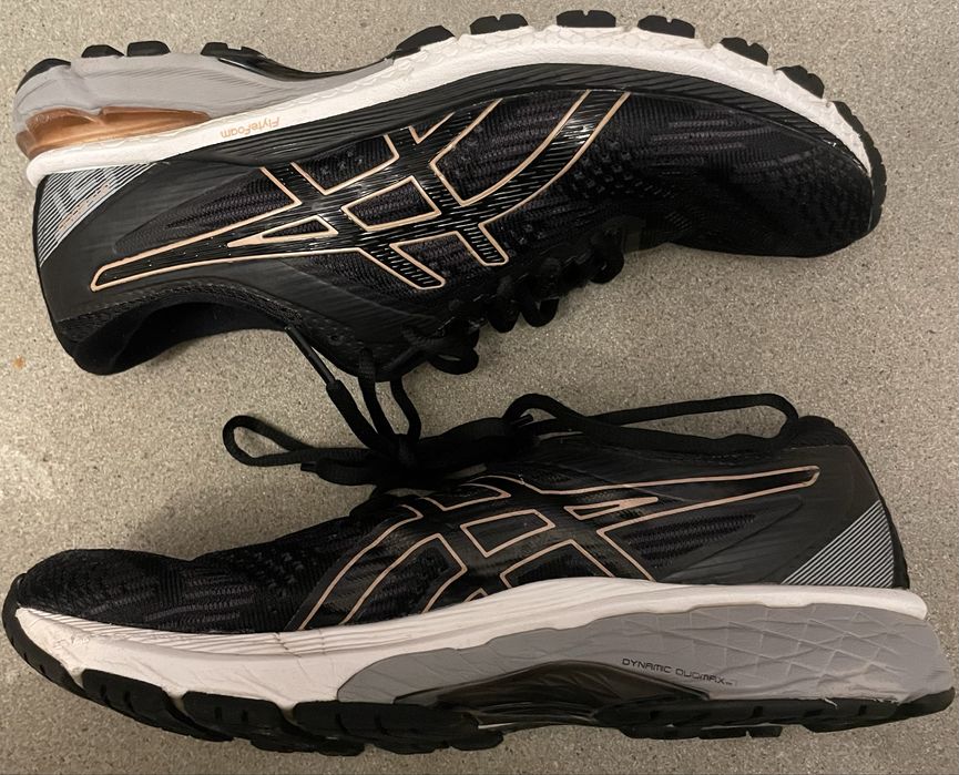 Buty do biegania Asics GT-2000 rozm. 39.5
