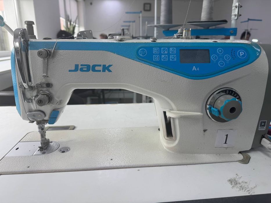 Продаєтся швейна машинка