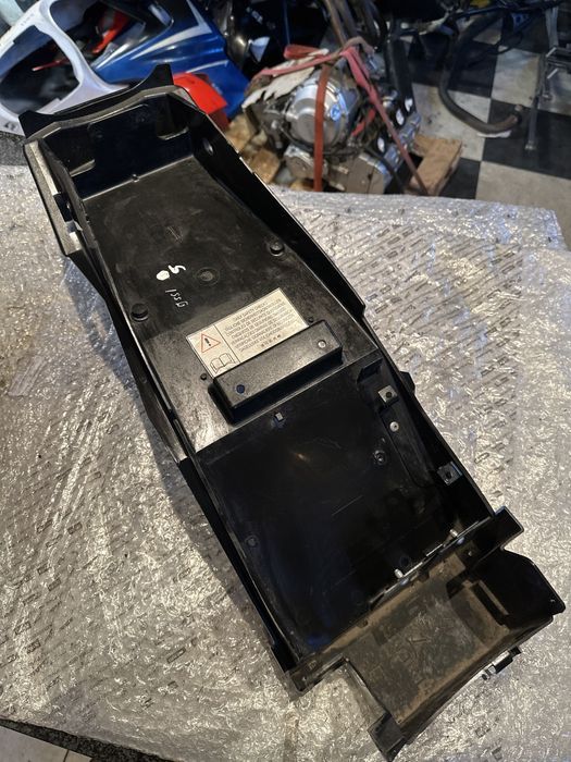 Błotnik Tył Nadkole Triumph Sprint 955I RS 98/04 N1083