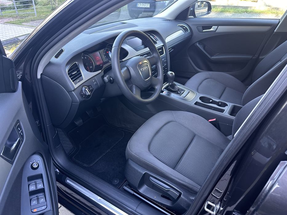 Audi A4 B8 Sedan 1.8 TFSI Benzyna | Manual 6-biegowa | 214 tys km