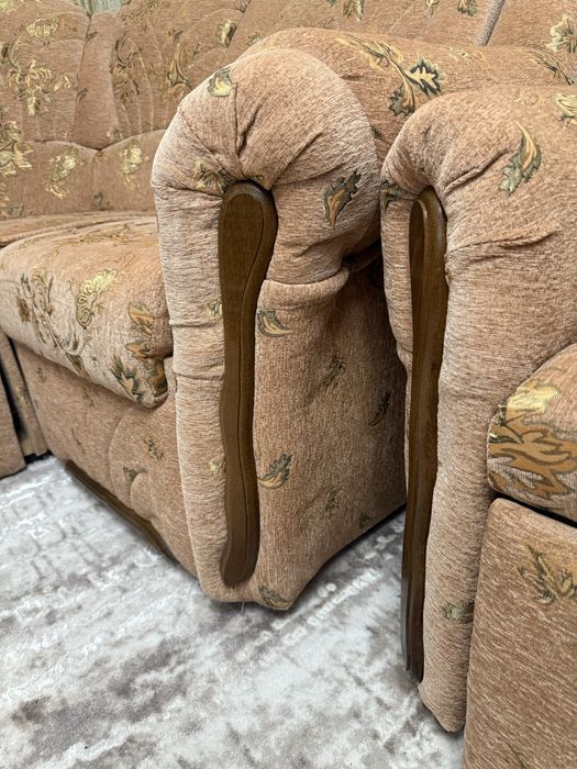 Кутовий диван та крісло