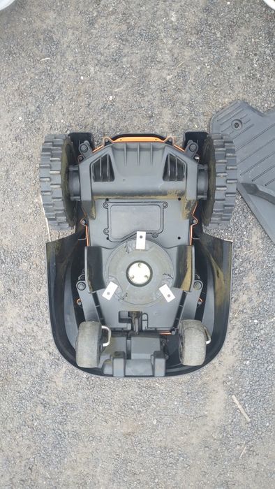 Robot koszący Worx Landroid M800 kosiarka samojezdna WORX 800m²