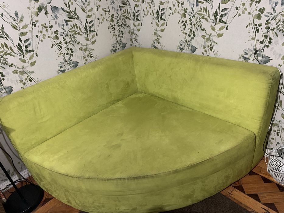 Sofá de canto verde