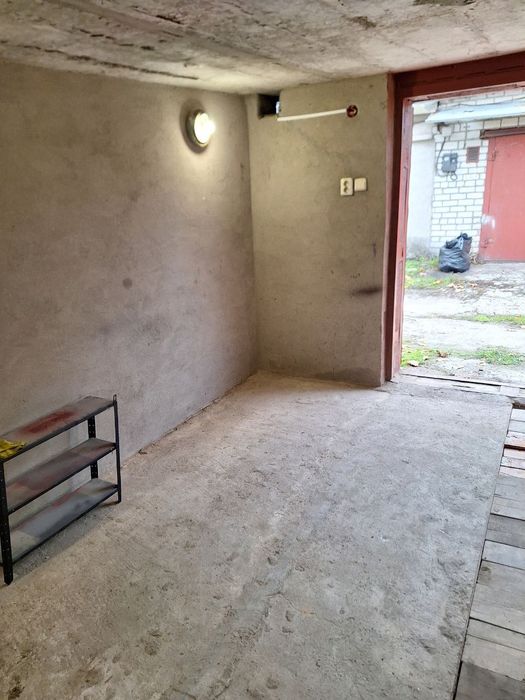 Продаю гараж з підвалом, кооператив, берег.