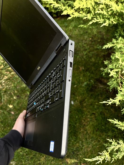 Dell Latitude 5580 i5-6200U 8ГБ DDR4 SSD 256ГБ 15.6” FHD